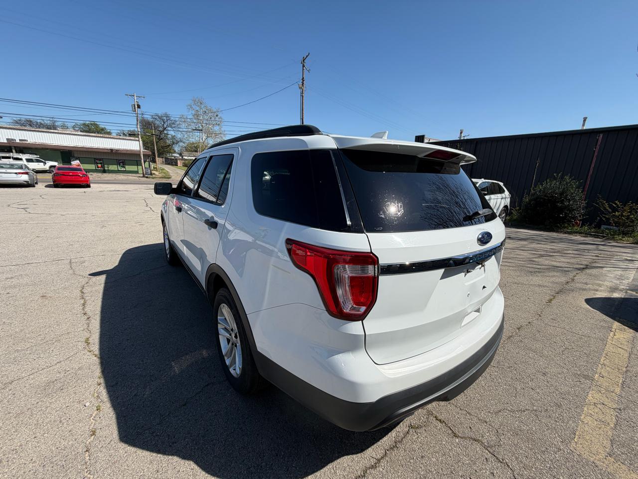 Ford Explorer Base FWD 2016