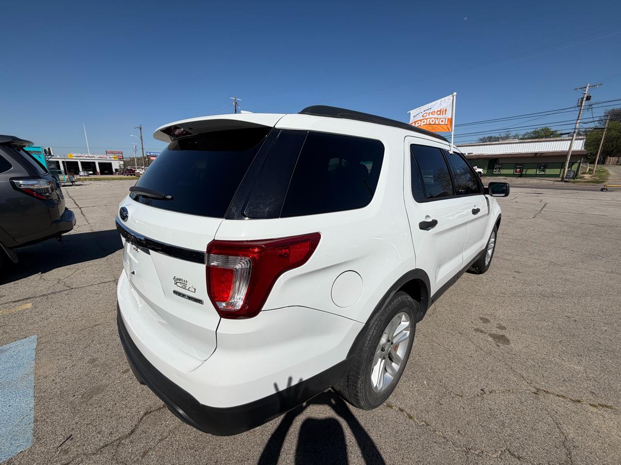 Ford Explorer Base FWD 2016