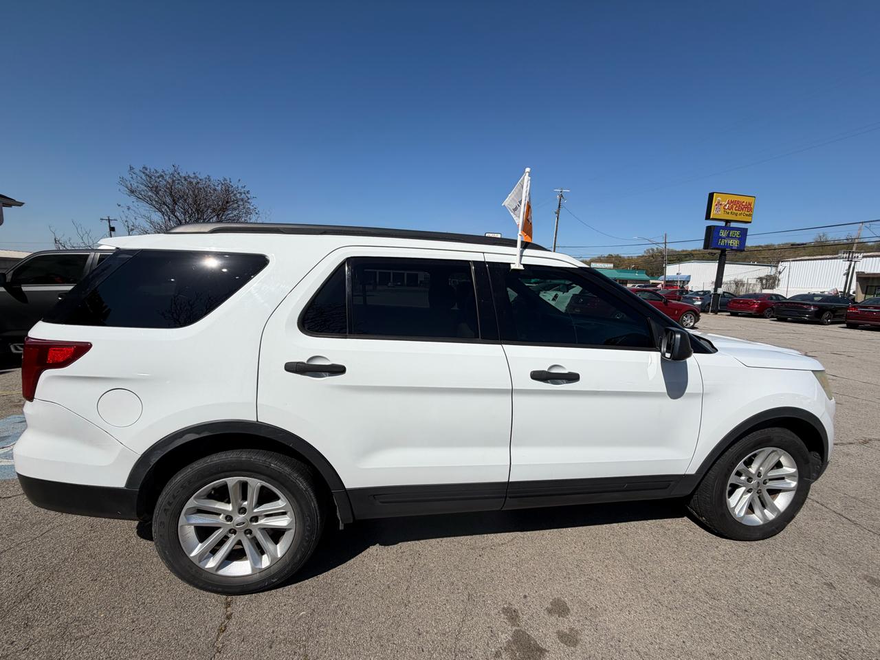 Ford Explorer Base FWD 2016
