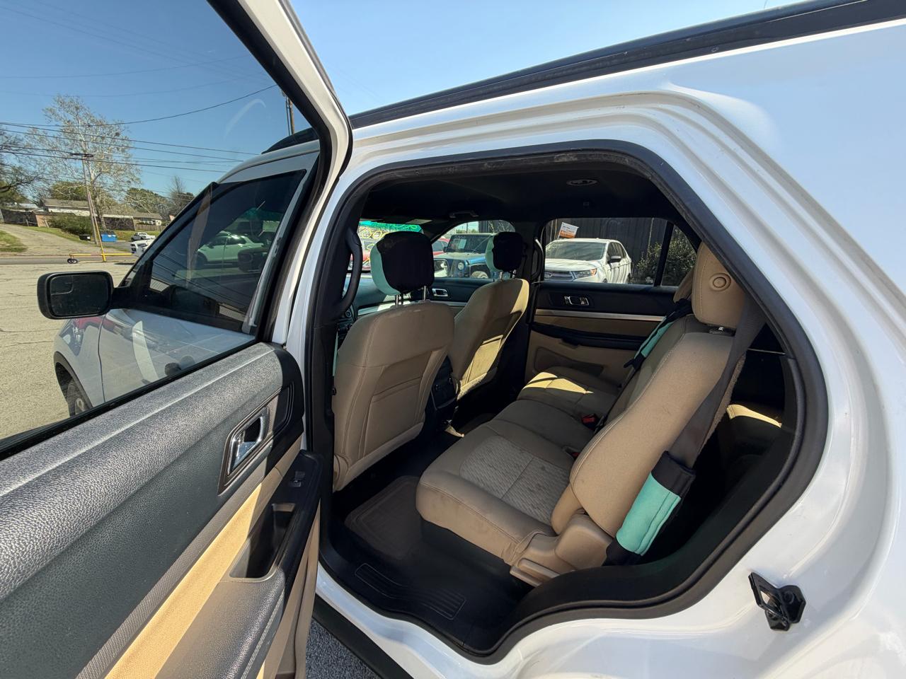 Ford Explorer Base FWD 2016