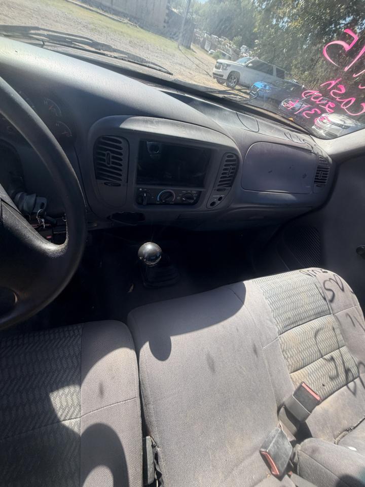 Ford F-150 XL Flareside 2WD 2003