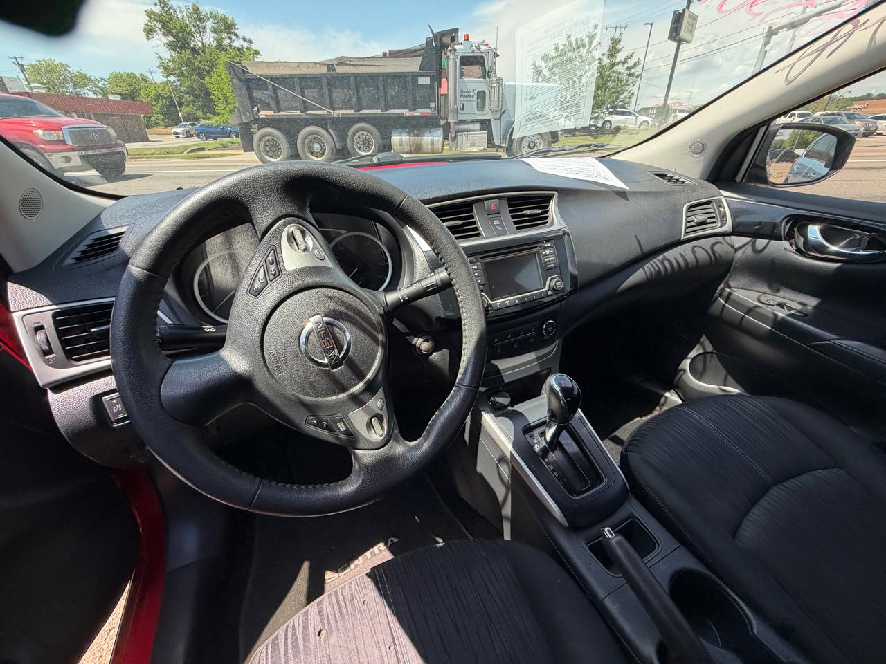 Nissan Sentra S 6MT 2017