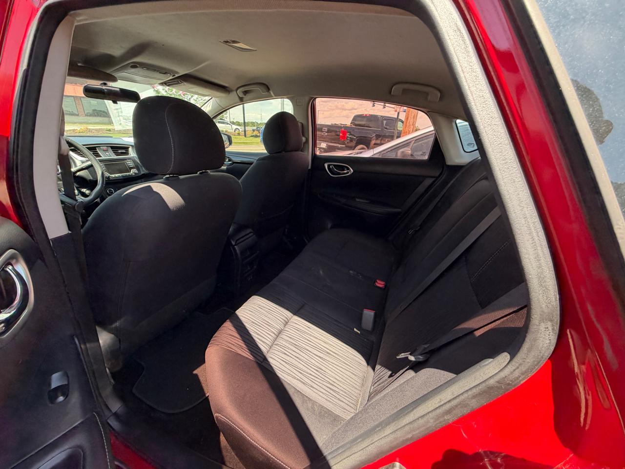 Nissan Sentra S 6MT 2017