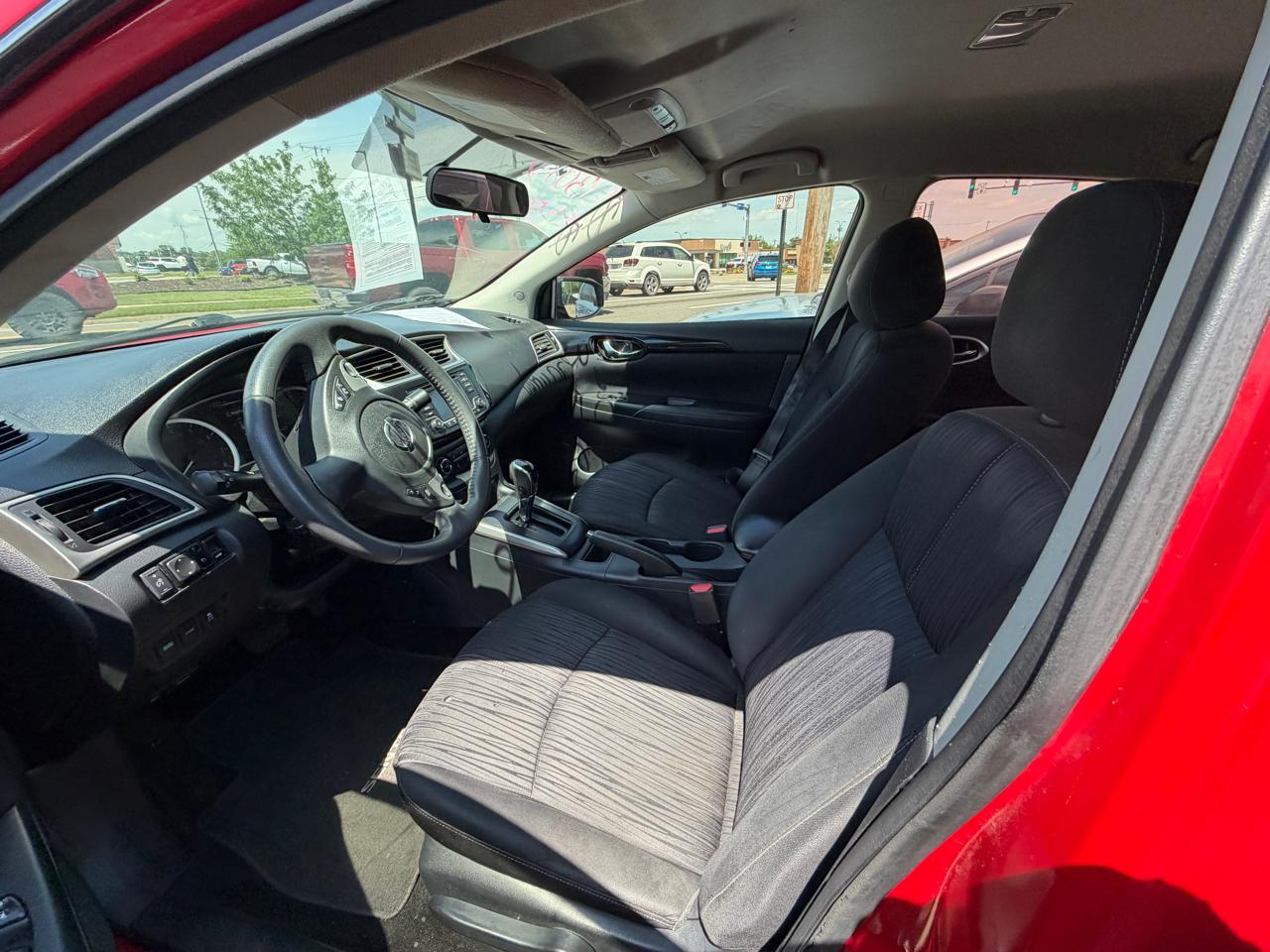 Nissan Sentra S 6MT 2017
