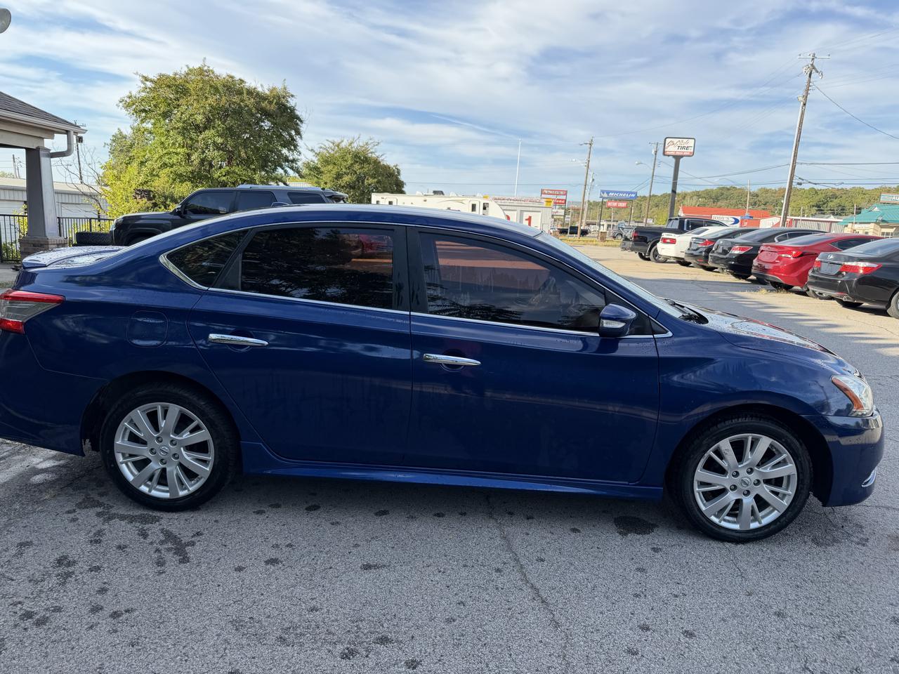 Nissan Sentra 4dr Sdn I4 CVT SR 2015