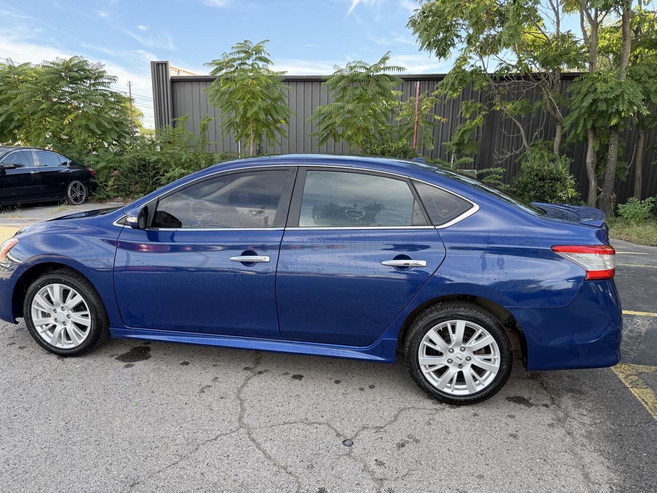 Nissan Sentra 4dr Sdn I4 CVT SR 2015
