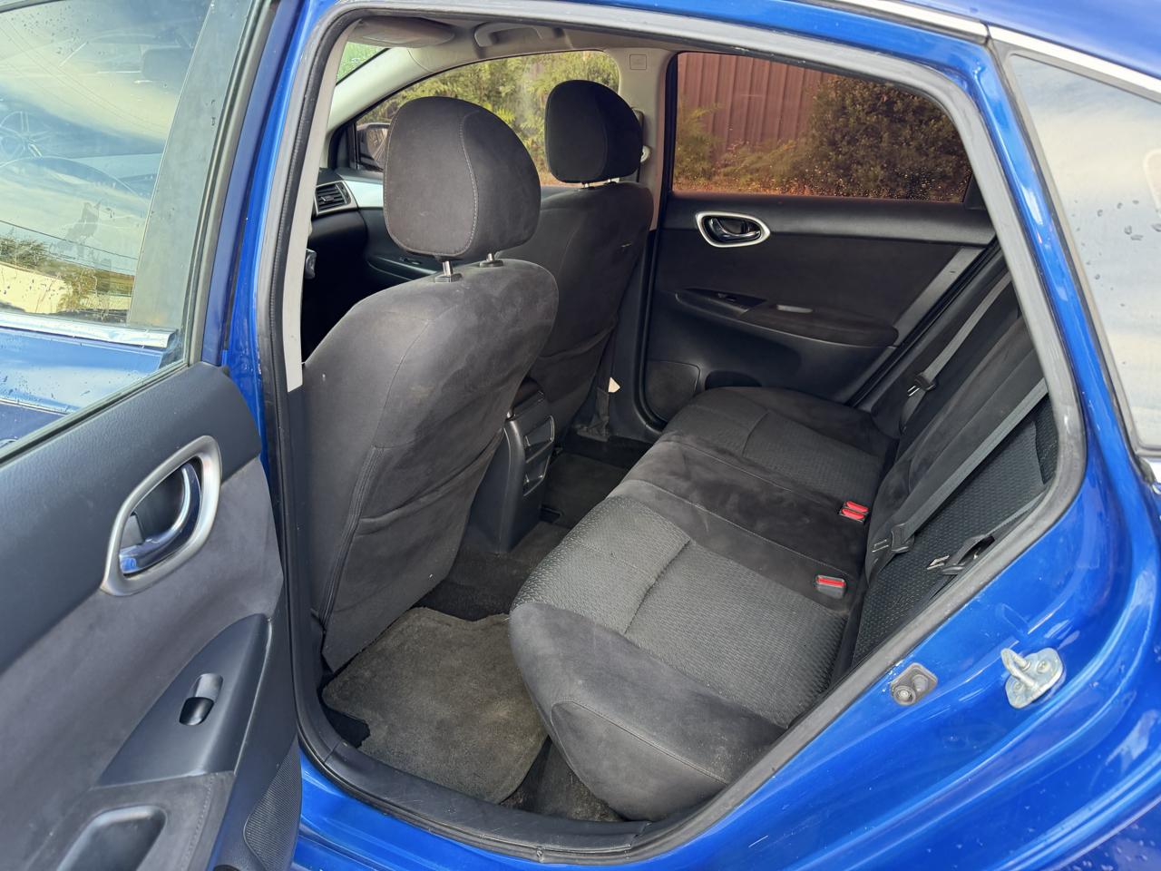 Nissan Sentra 4dr Sdn I4 CVT SR 2015