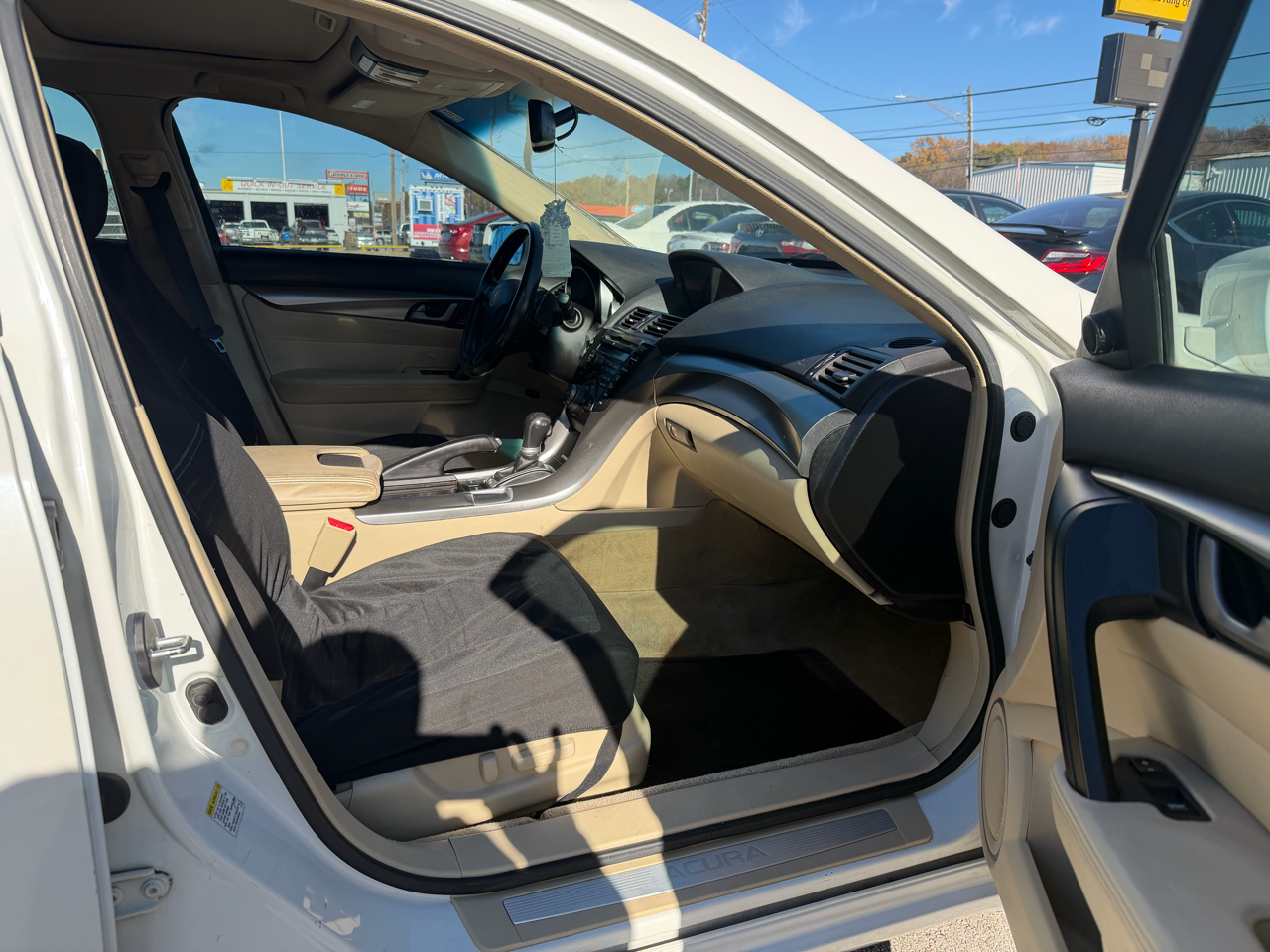 Acura TL 4dr Sdn 2WD Tech 2010