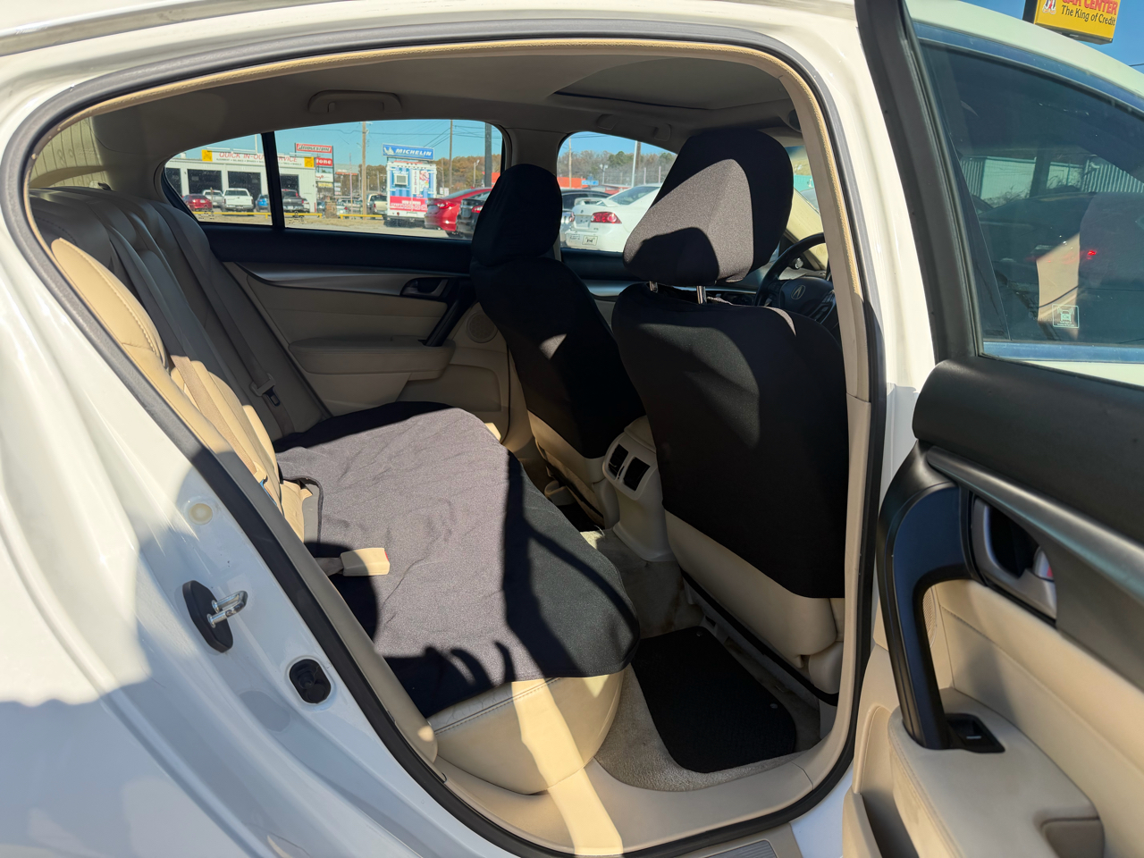 Acura TL 4dr Sdn 2WD Tech 2010