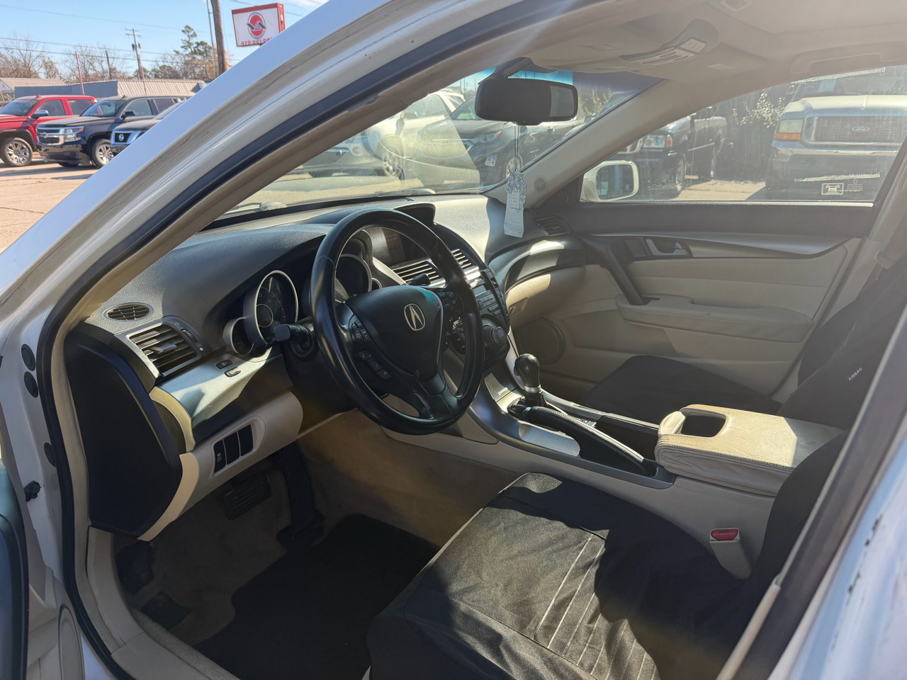 Acura TL 4dr Sdn 2WD Tech 2010