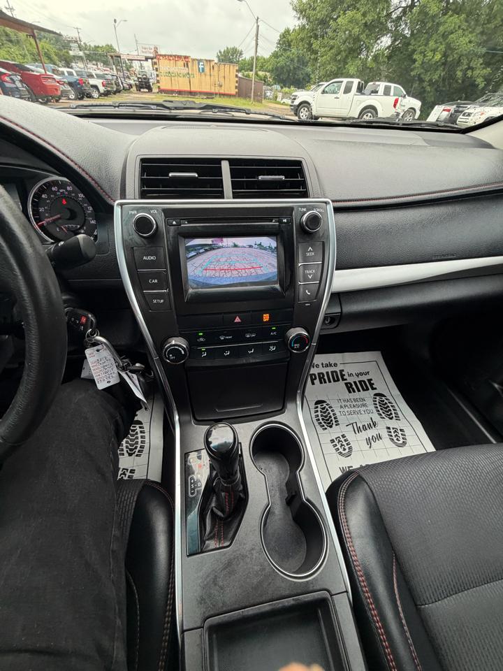 Toyota Camry XLE Auto (Natl) 2017