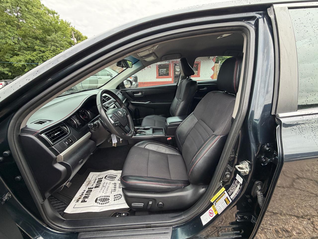 Toyota Camry XLE Auto (Natl) 2017