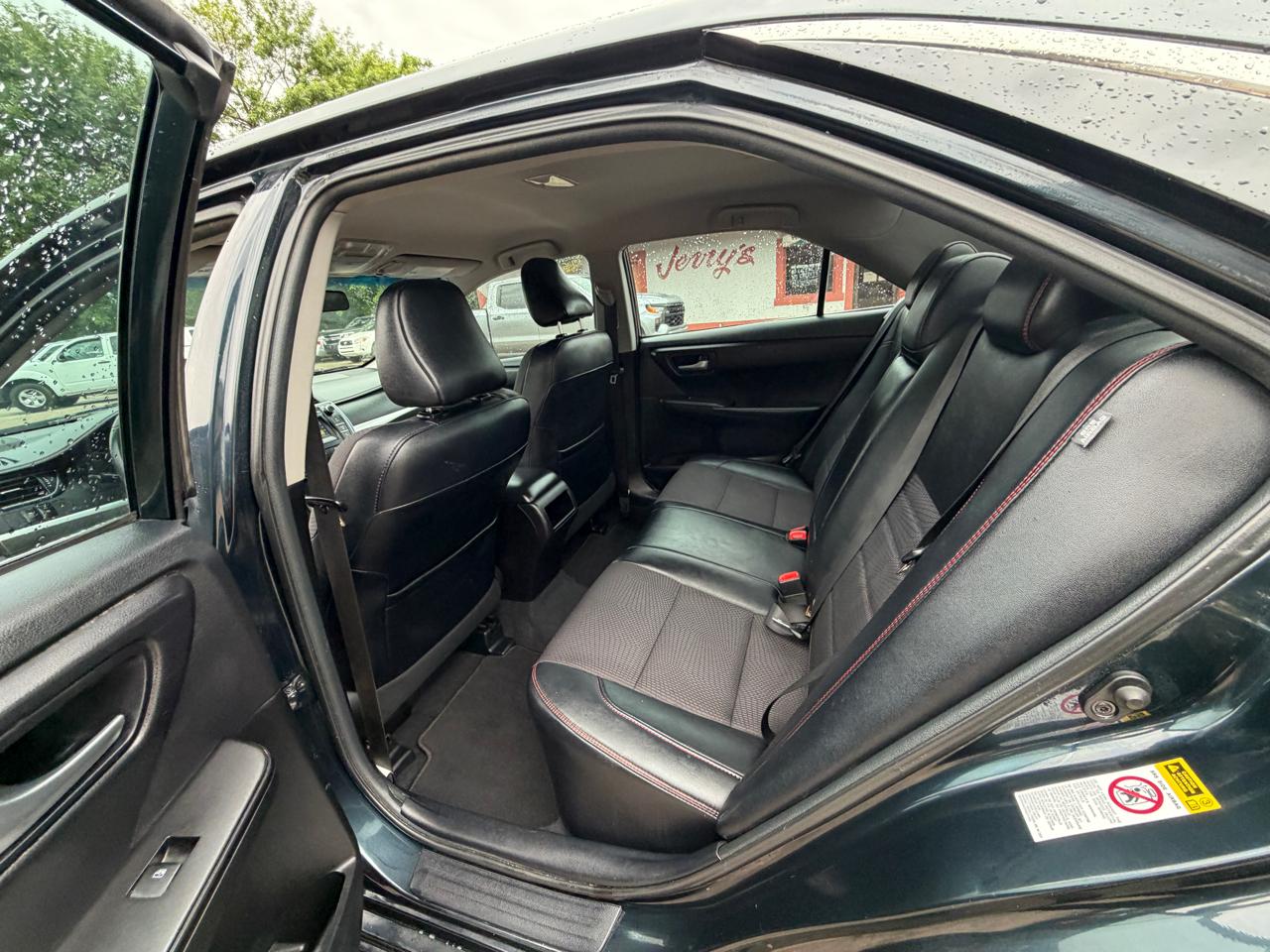 Toyota Camry XLE Auto (Natl) 2017