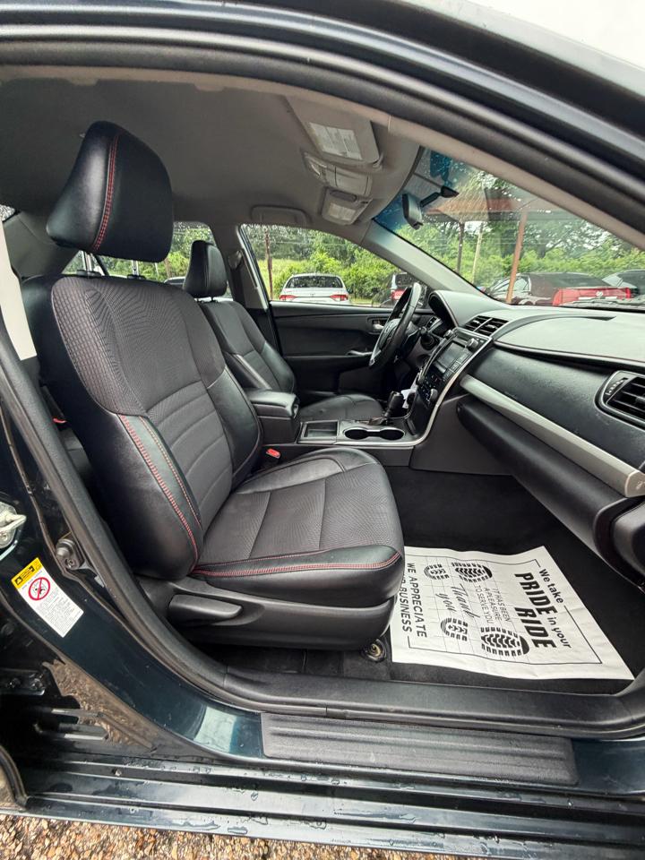 Toyota Camry XLE Auto (Natl) 2017