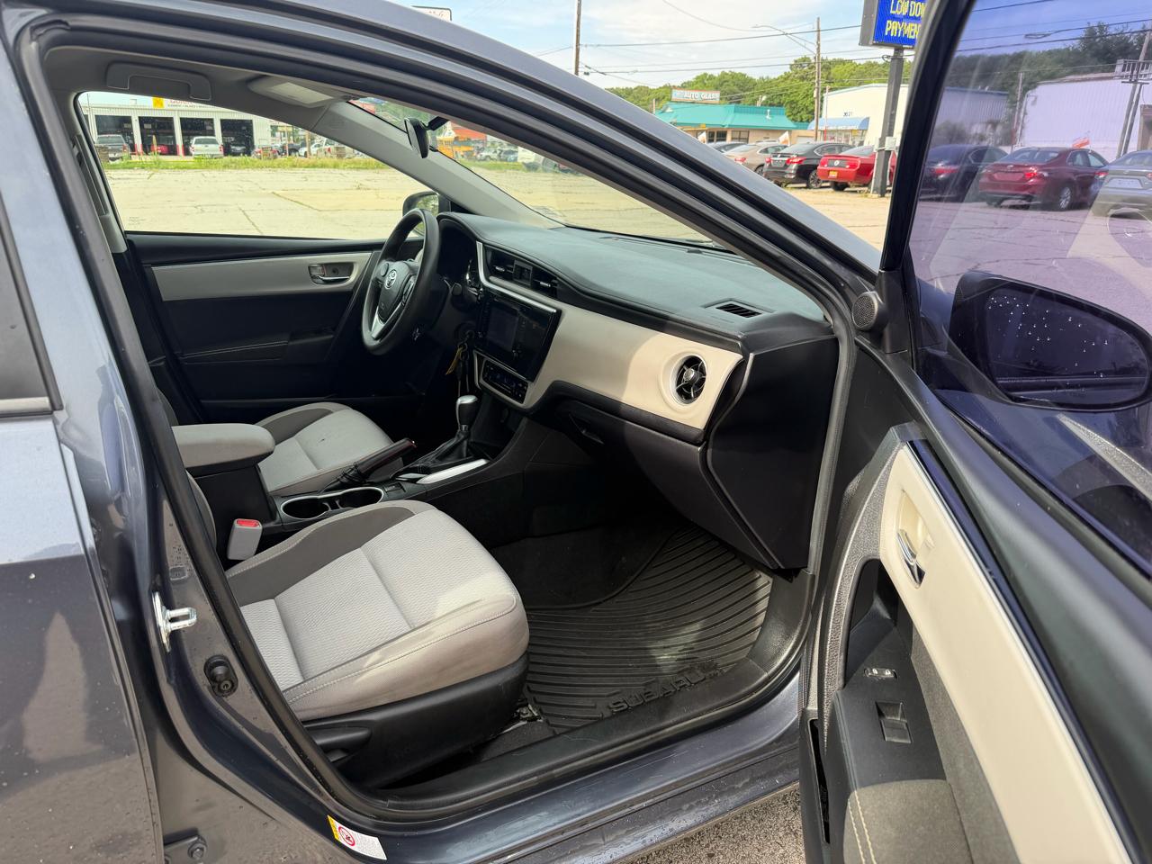 Toyota Corolla XLE CVT (Natl) 2019