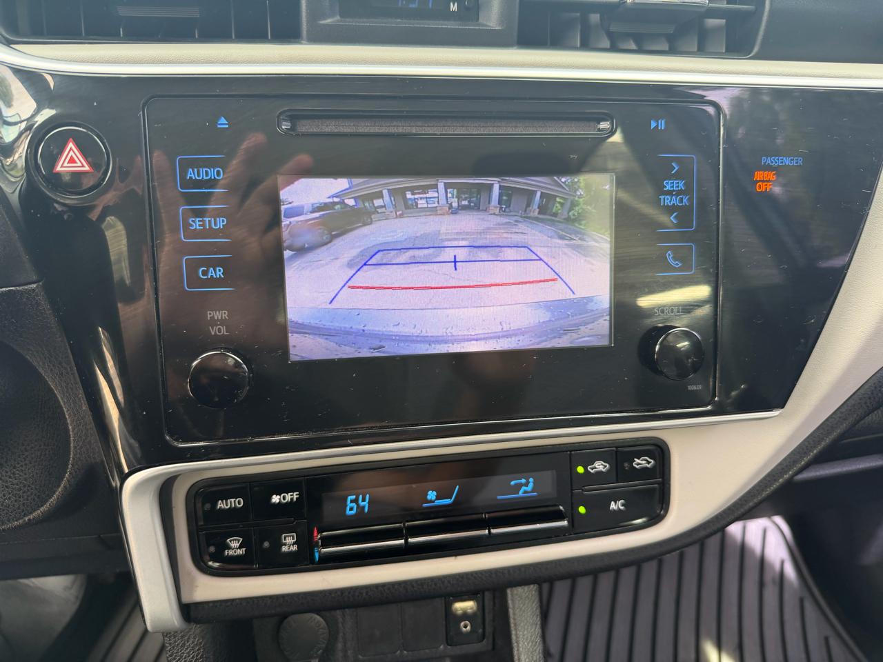 Toyota Corolla XLE CVT (Natl) 2019