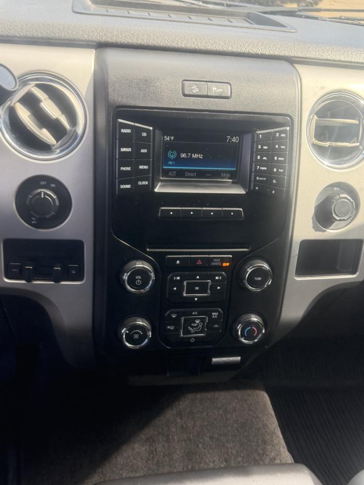Ford F-150 2WD SuperCrew 145" Platinum 2014
