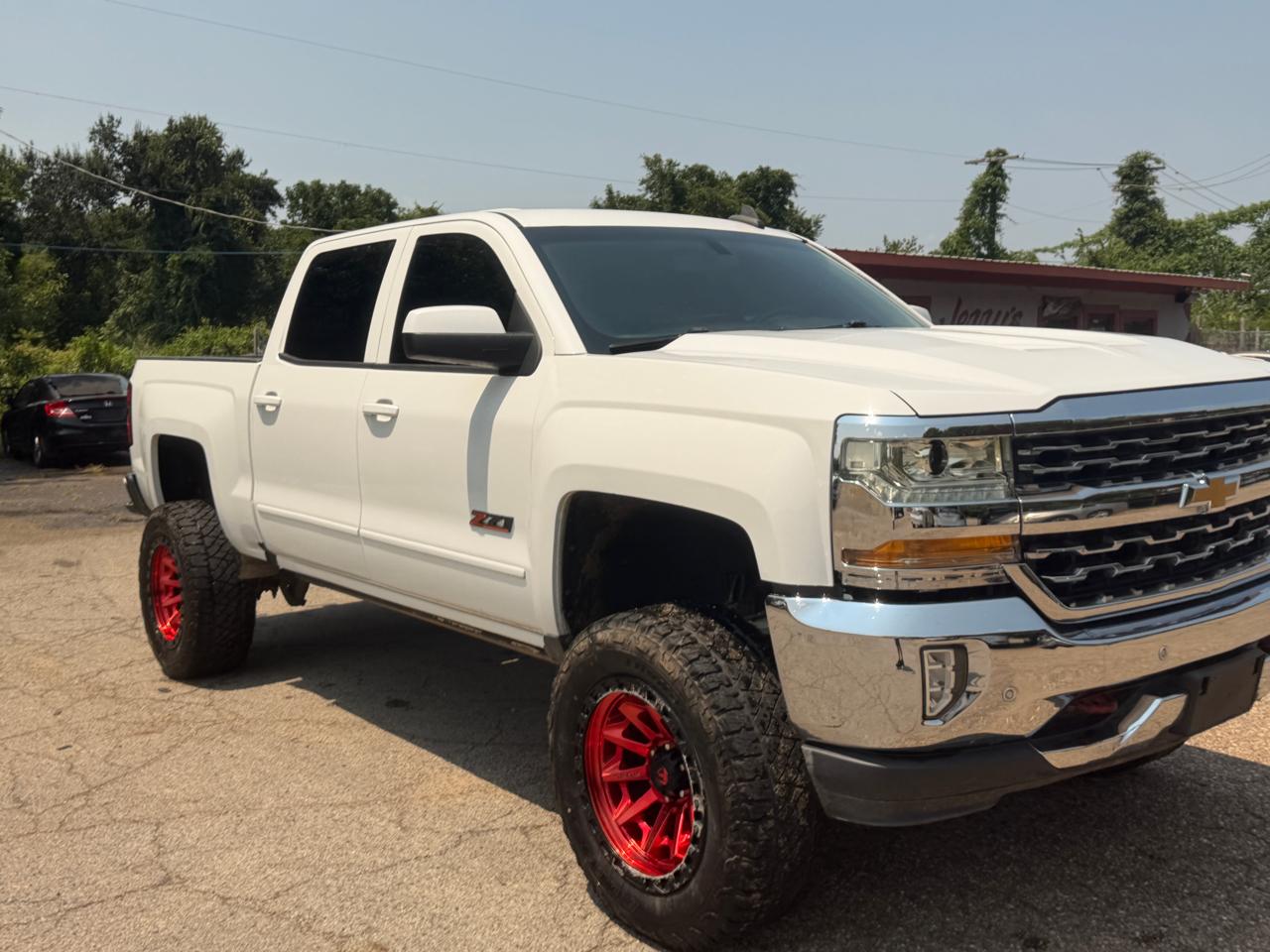Chevrolet Silverado 1500 4WD Crew Cab 143.5" LT w/2LT 2017
