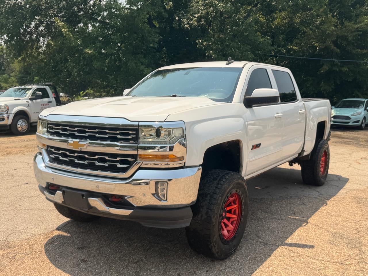 Chevrolet Silverado 1500 4WD Crew Cab 143.5" LT w/2LT 2017