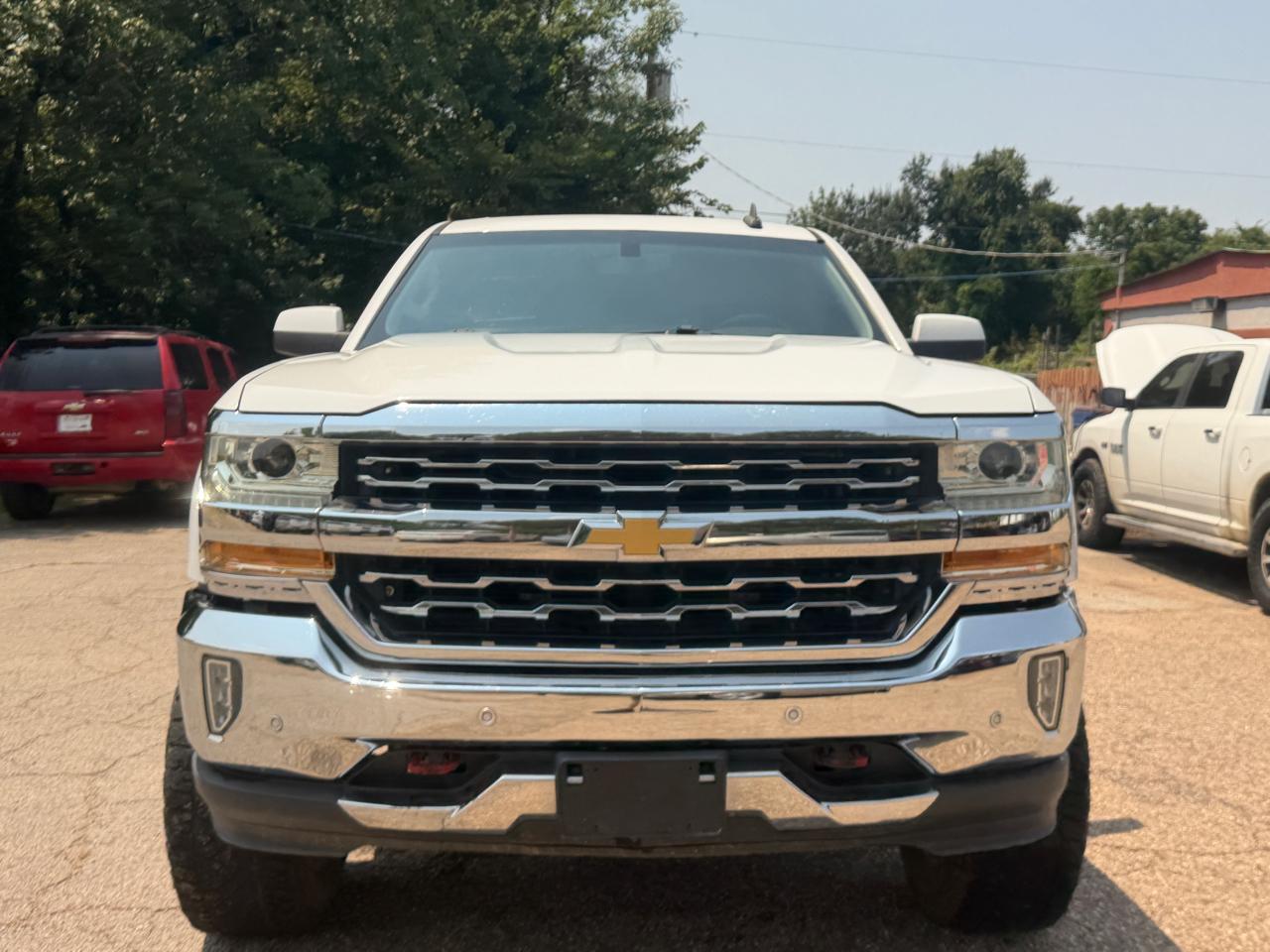 Chevrolet Silverado 1500 4WD Crew Cab 143.5" LT w/2LT 2017