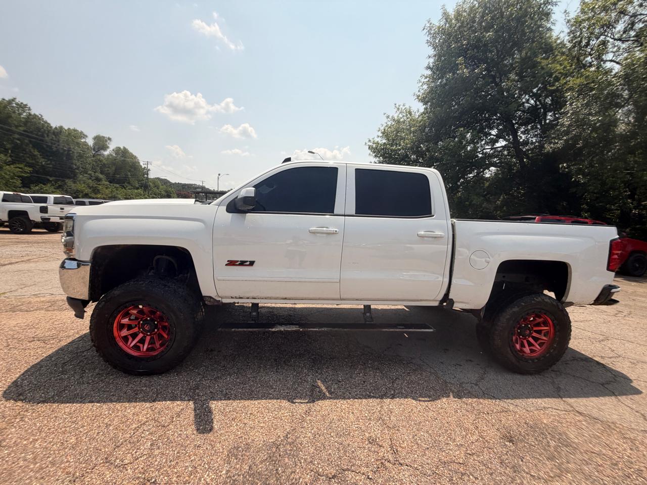 Chevrolet Silverado 1500 4WD Crew Cab 143.5" LT w/2LT 2017