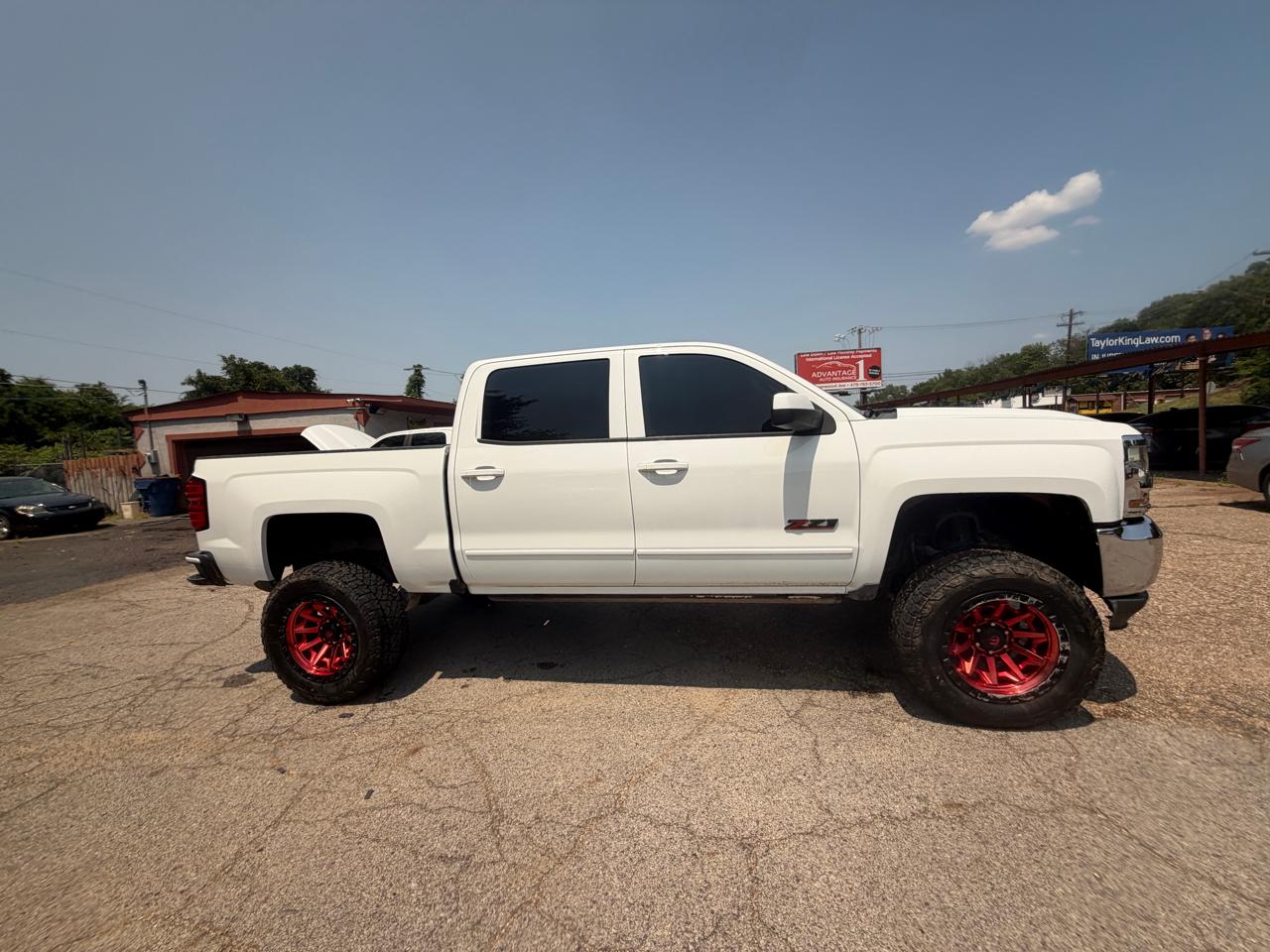 Chevrolet Silverado 1500 4WD Crew Cab 143.5" LT w/2LT 2017