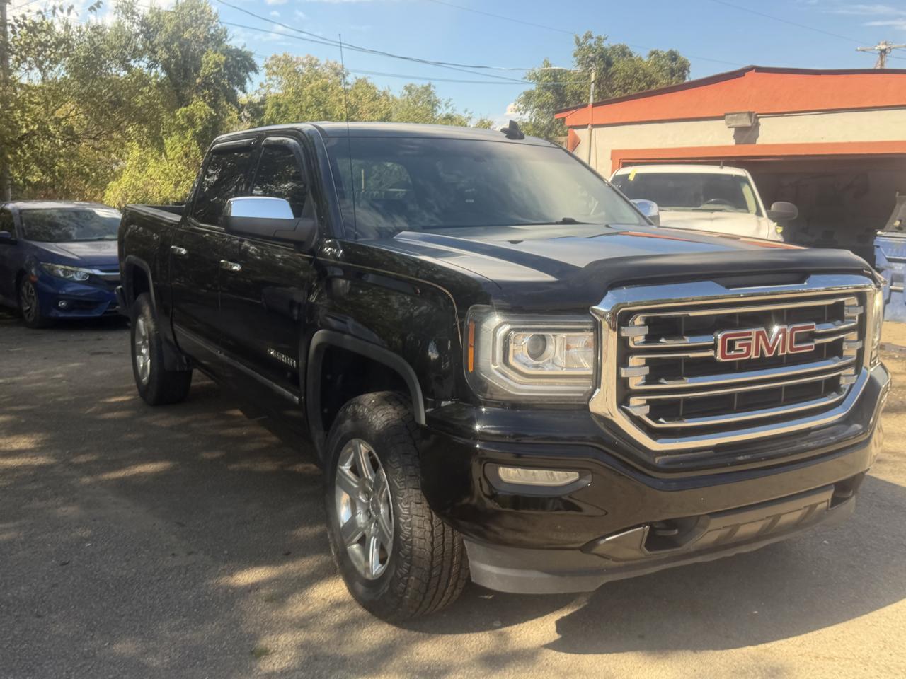 GMC Sierra 1500 4WD Crew Cab 143.5" SLT 2017