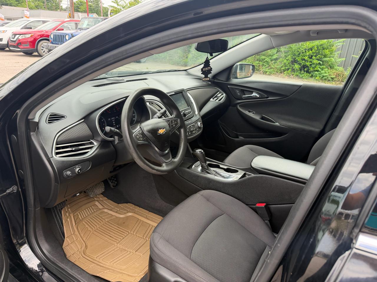 Chevrolet Malibu 4dr Sdn LS w/1LS 2017