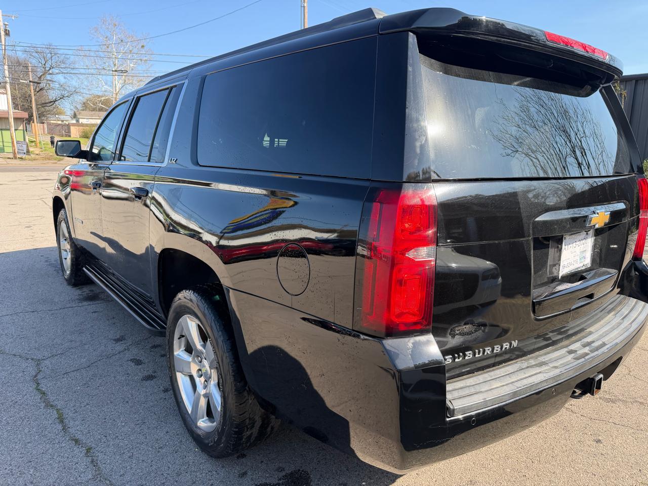 Chevrolet Suburban LT 1500 4WD 2015