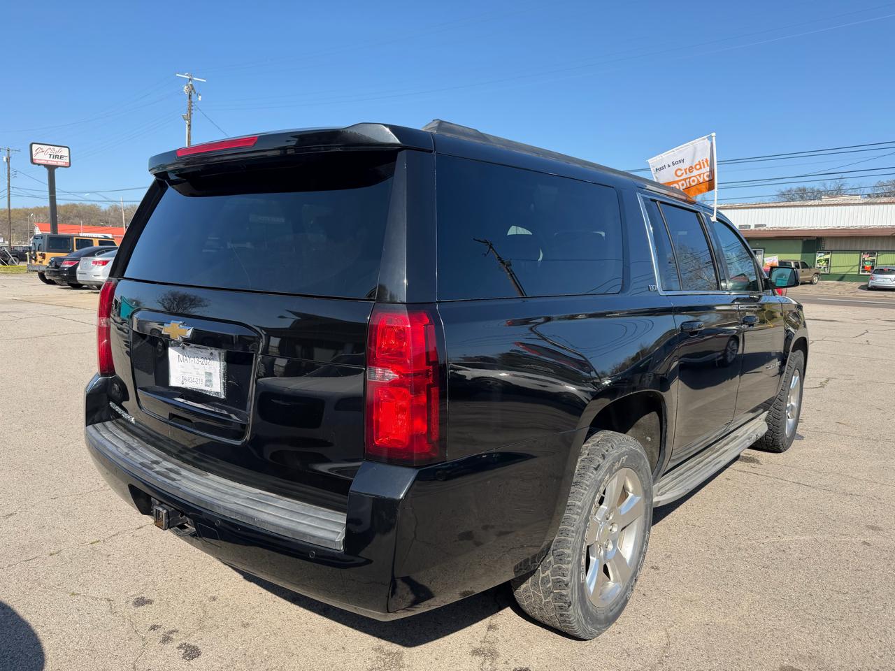 Chevrolet Suburban LT 1500 4WD 2015