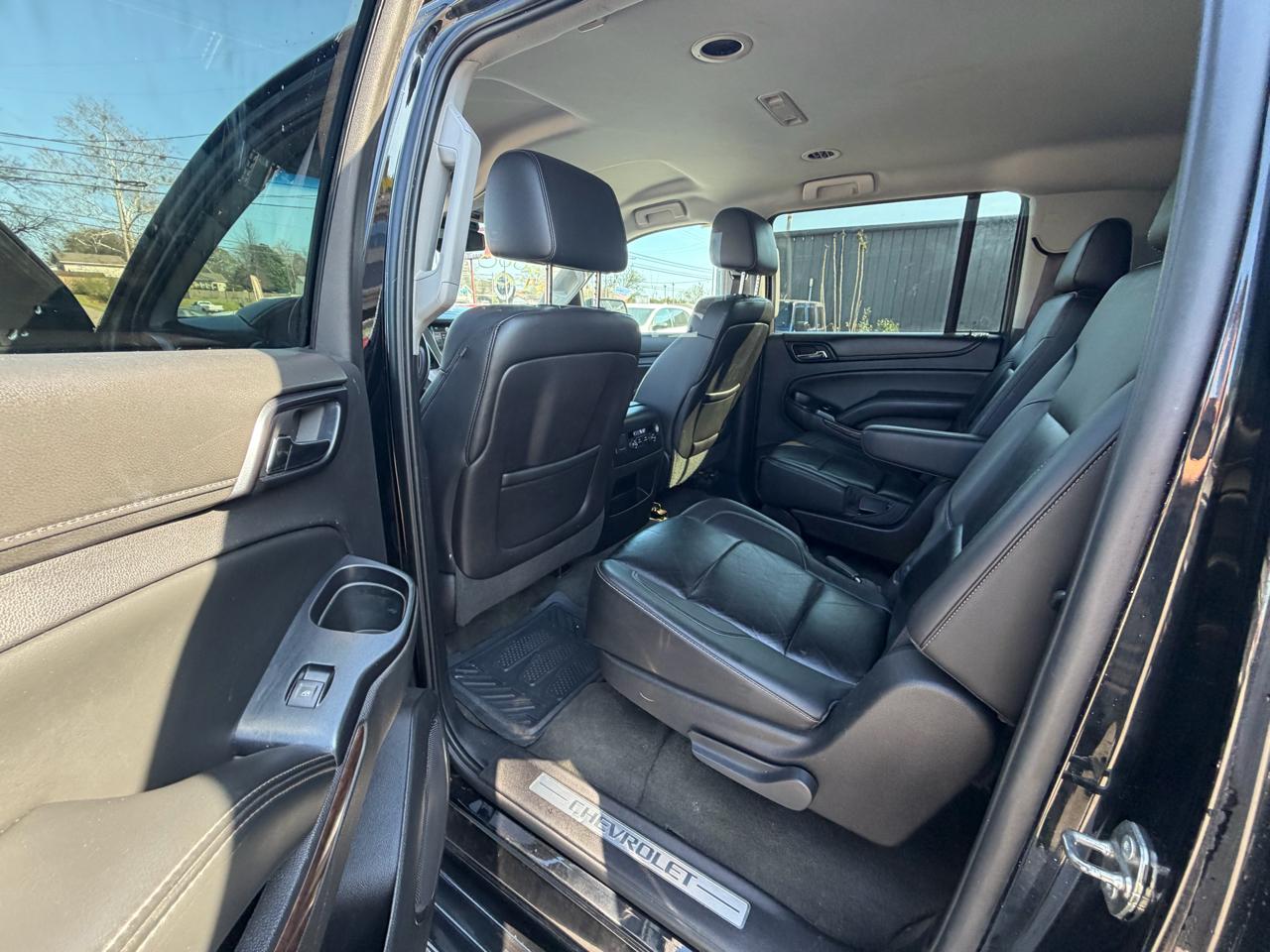 Chevrolet Suburban LT 1500 4WD 2015