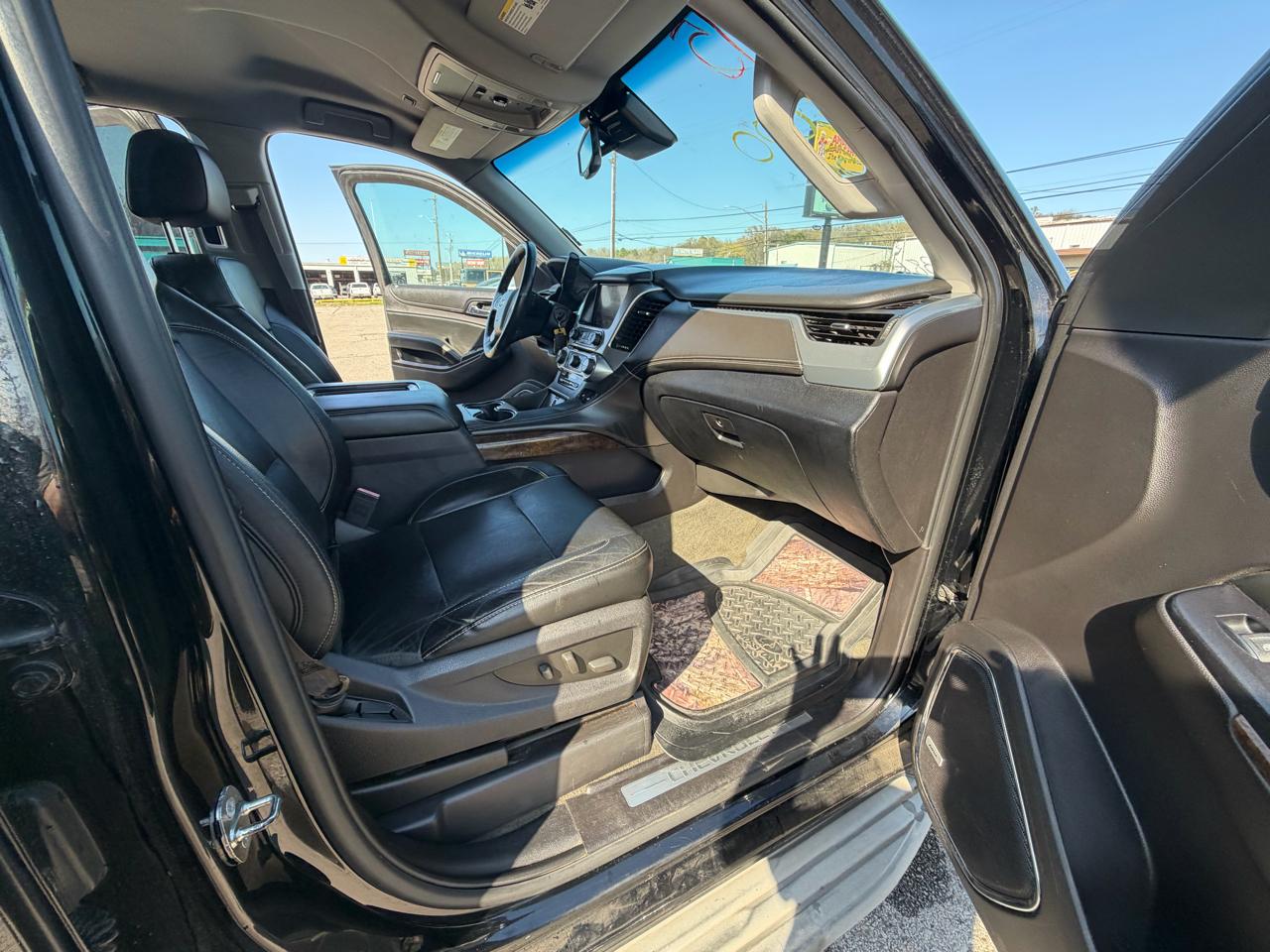 Chevrolet Suburban LT 1500 4WD 2015