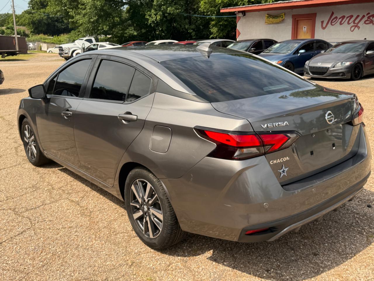 Nissan Versa SV 2021