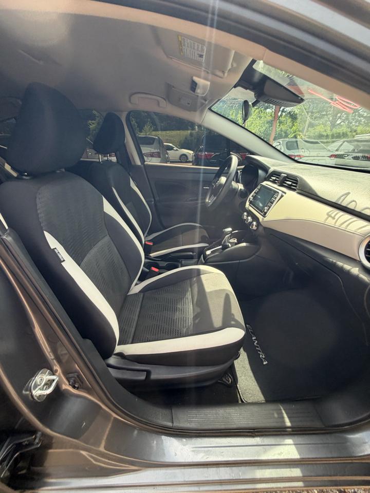 Nissan Versa SV 2021