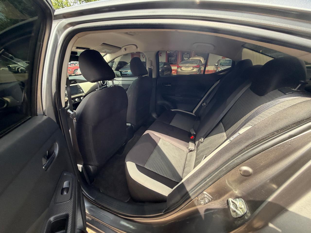 Nissan Versa SV 2021