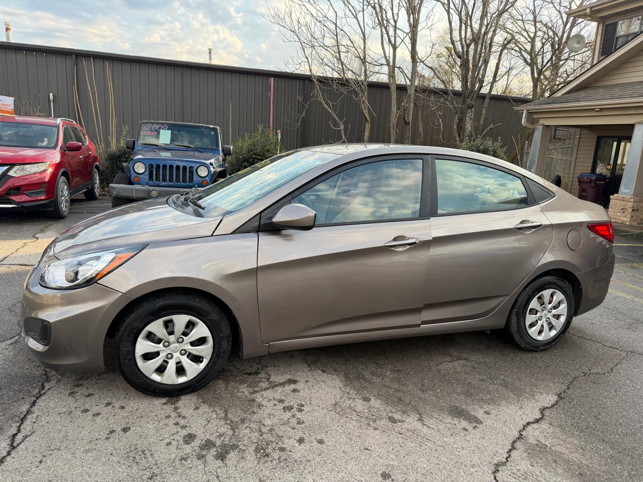 Hyundai Accent GLS 4-Door 2013