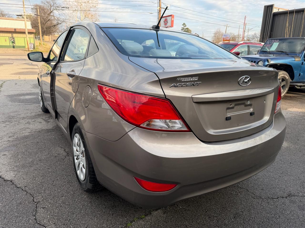 Hyundai Accent GLS 4-Door 2013