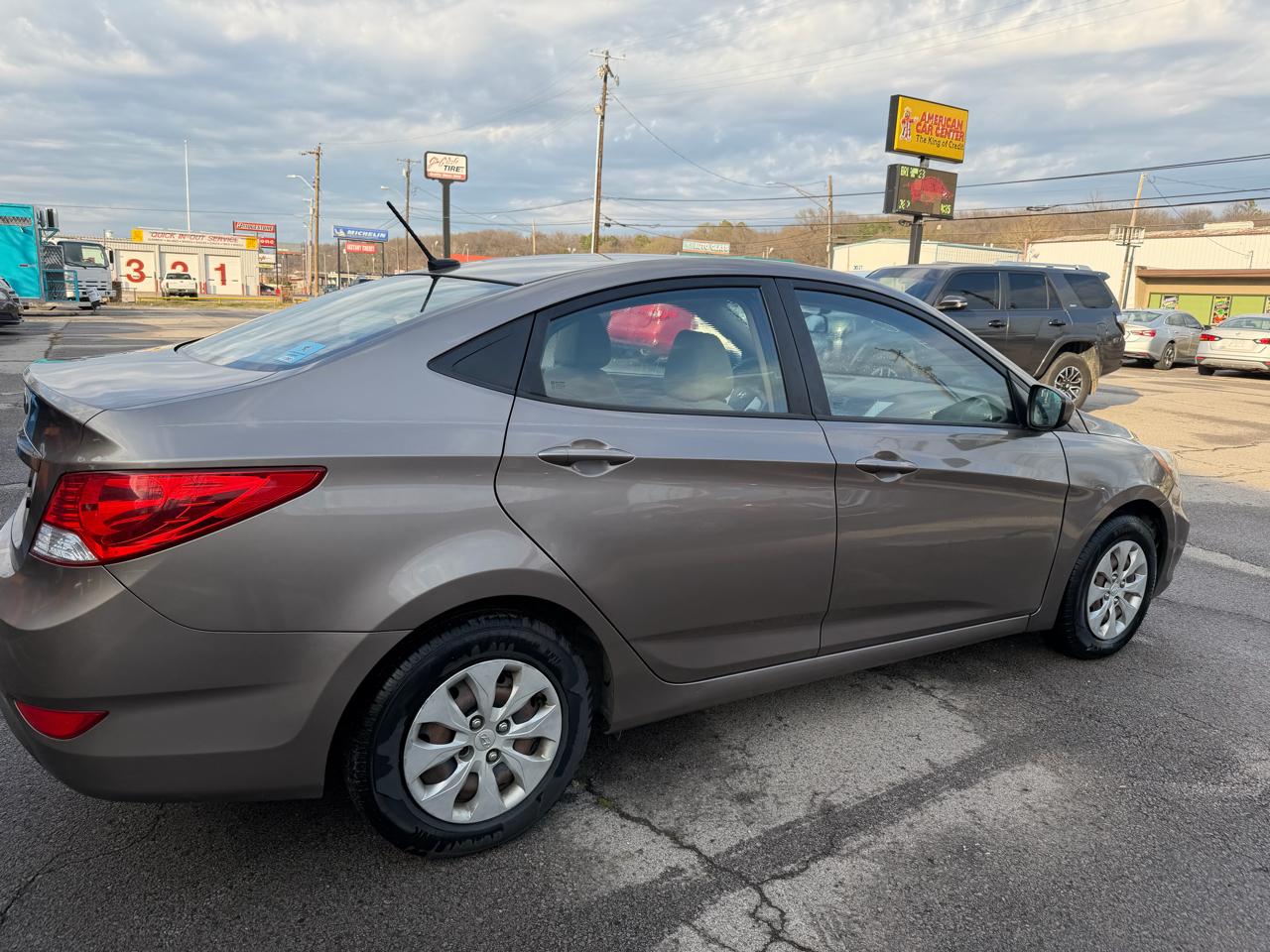 Hyundai Accent GLS 4-Door 2013