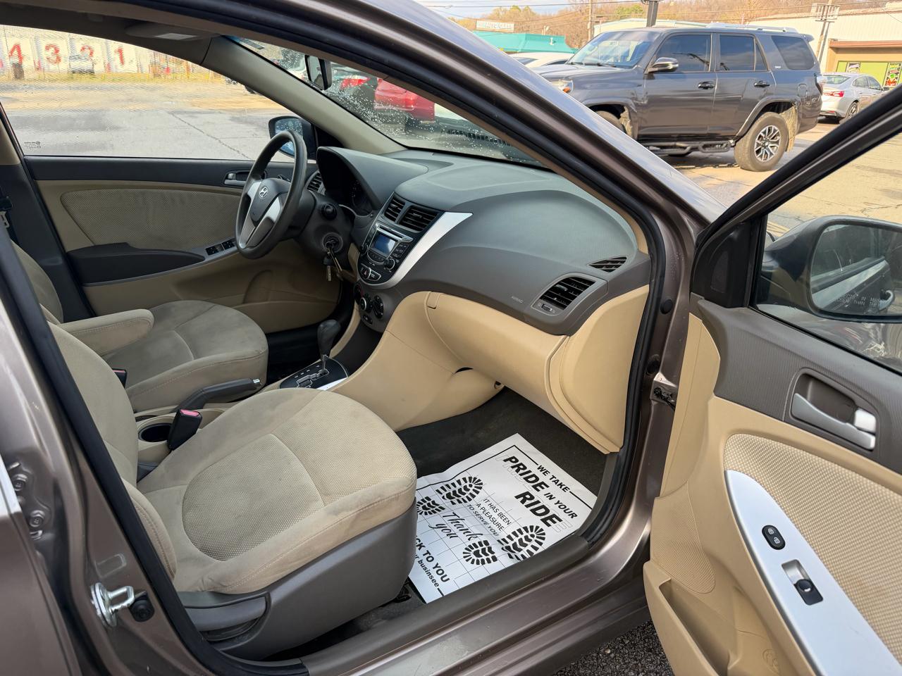 Hyundai Accent GLS 4-Door 2013