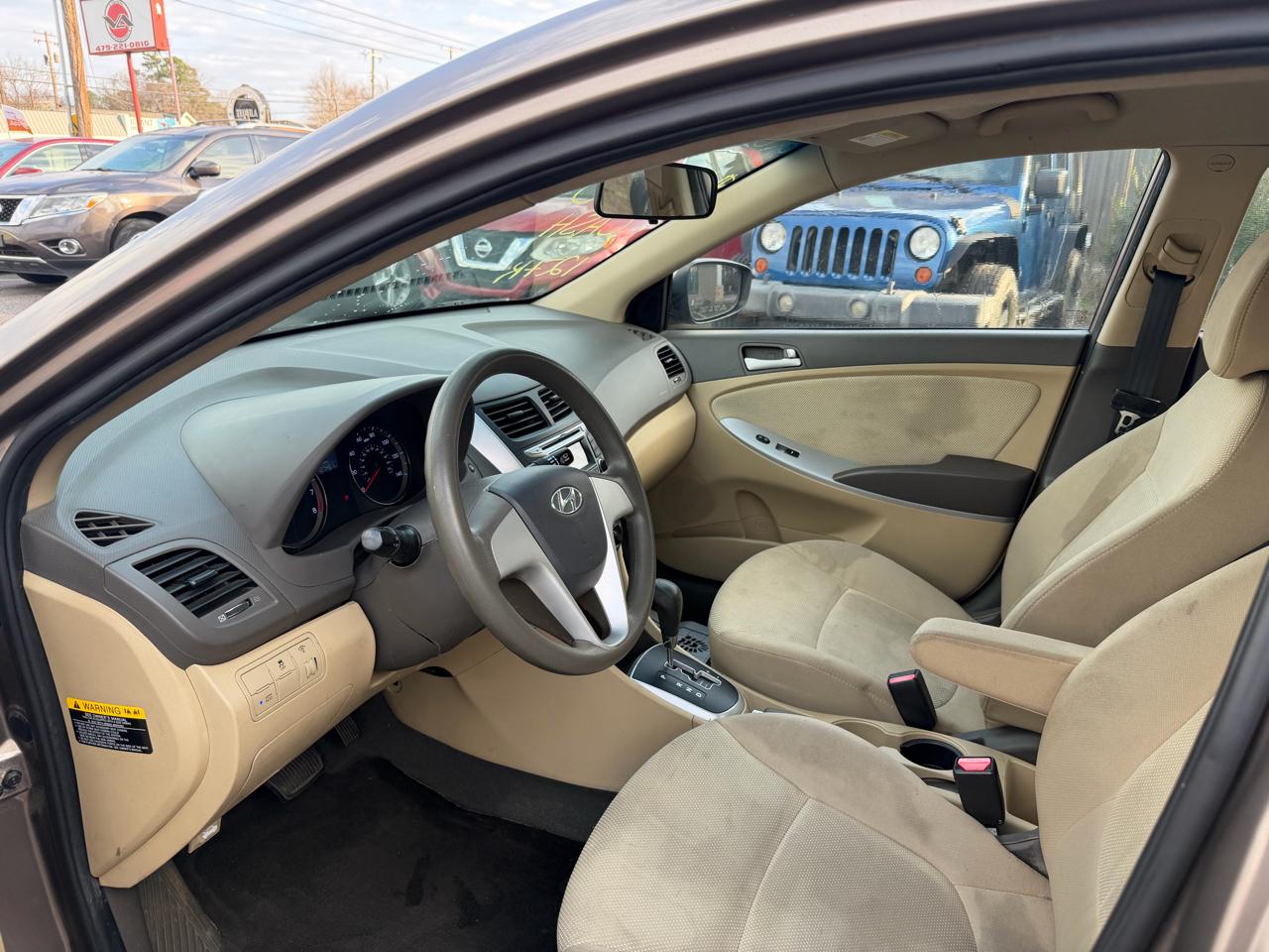 Hyundai Accent GLS 4-Door 2013