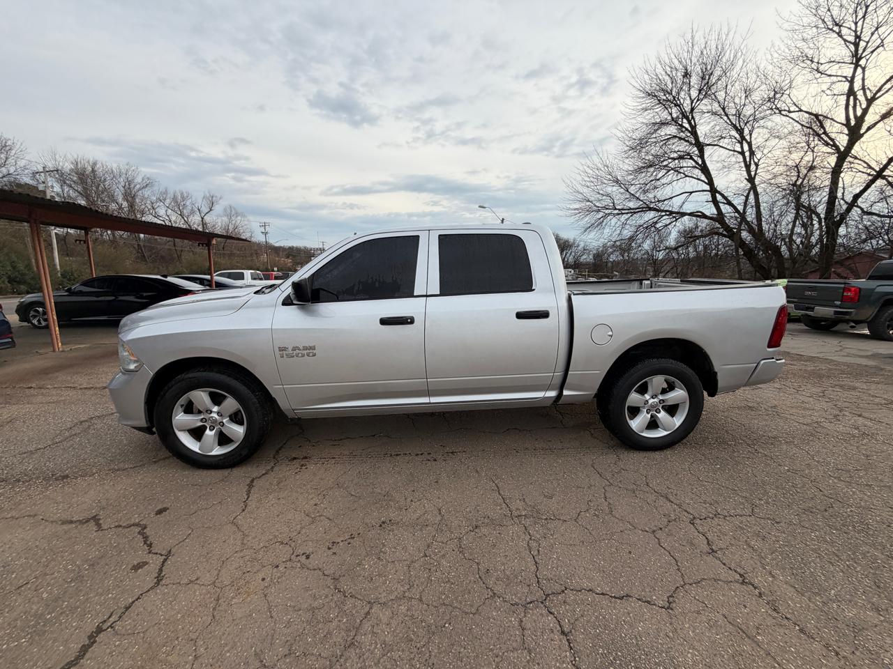 RAM 1500 Tradesman Crew Cab SWB 2WD 2013