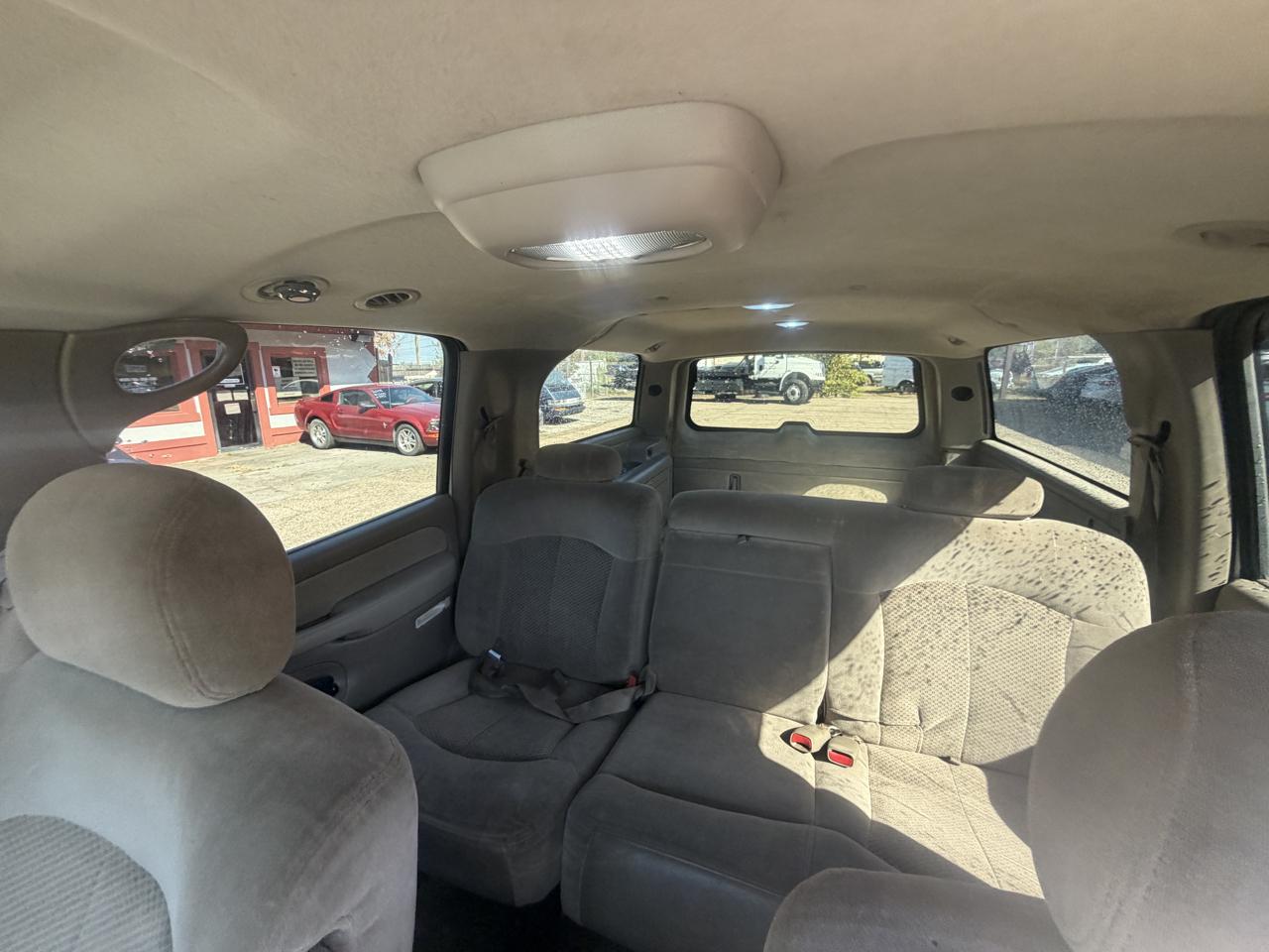 Chevrolet Suburban C1500 2WD 2001
