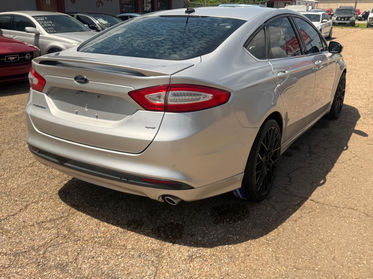 Ford Fusion SE 2016
