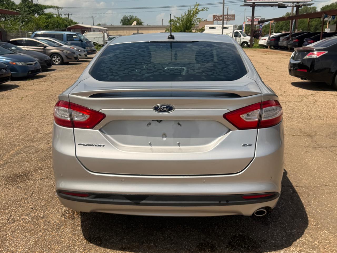 Ford Fusion SE 2016