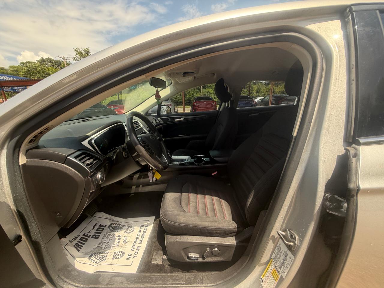 Ford Fusion SE 2016