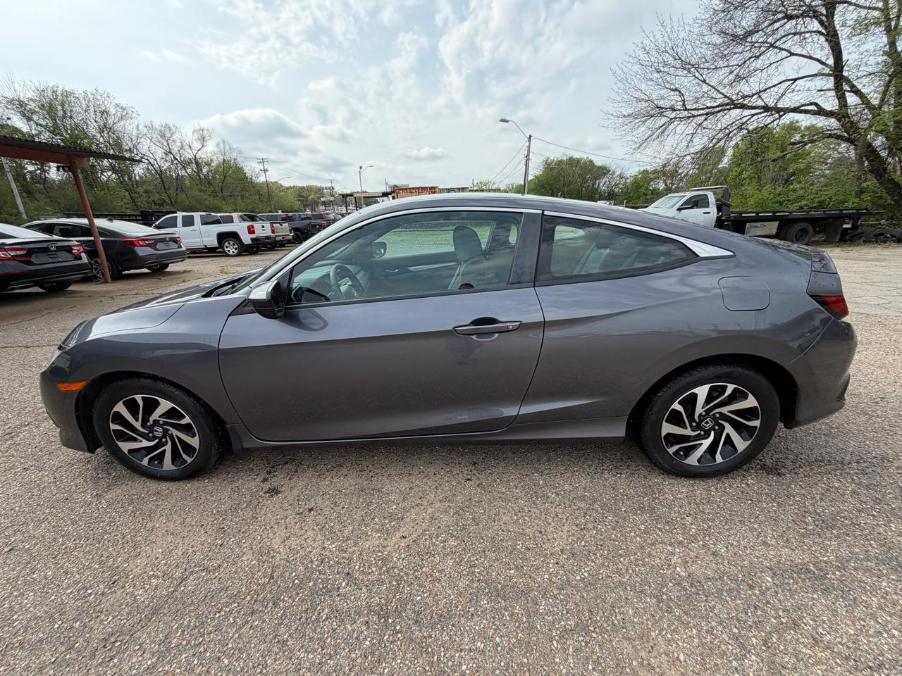 Honda Civic LX Coupe 6-Spd MT 2016