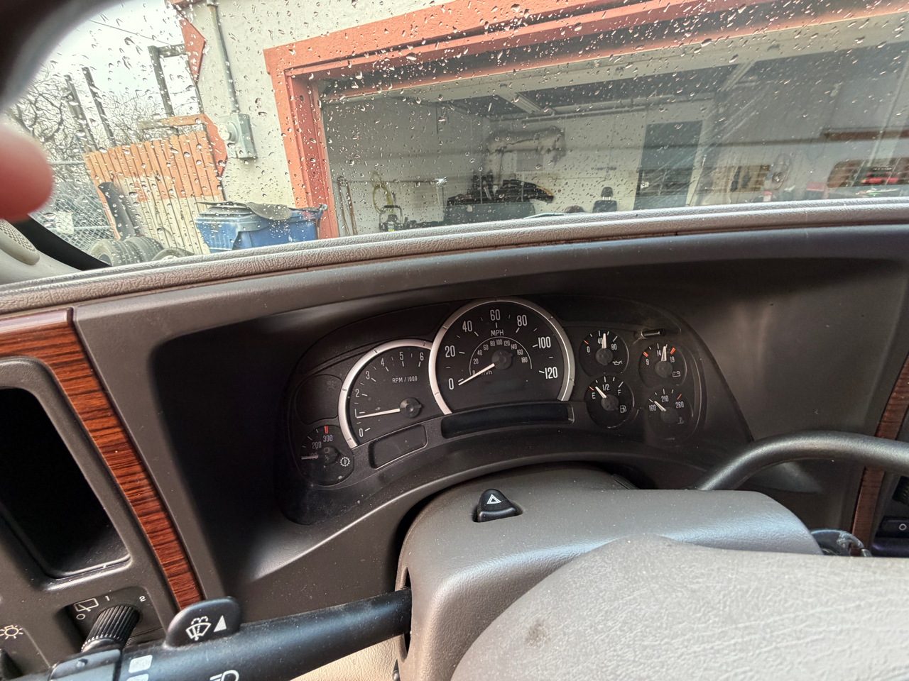 Cadillac Escalade 2WD 2004