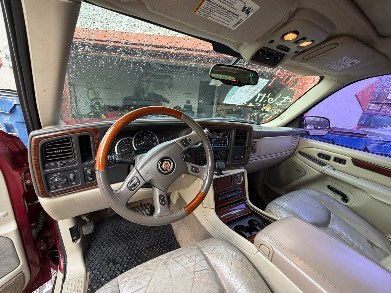 Cadillac Escalade 2WD 2004