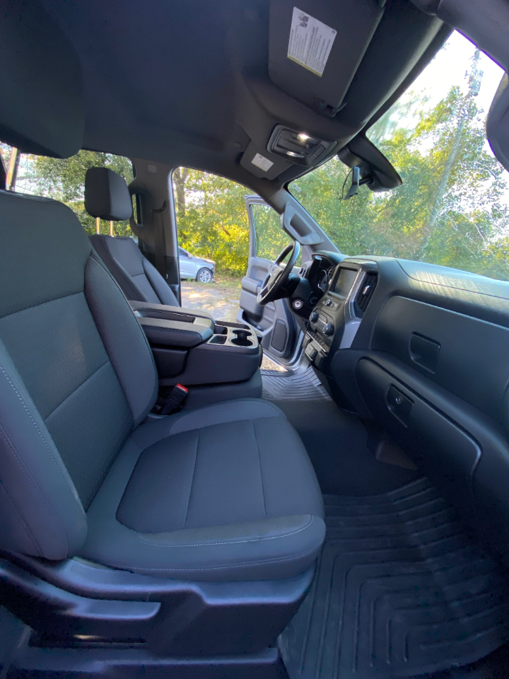 Chevrolet Silverado 1500 Limited Custom Trail Boss Crew Cab Short Box 4WD 2022 Chevrolet Silverado 1500 Limited Custom Trail Boss Crew Cab Short Box 4WD 2022