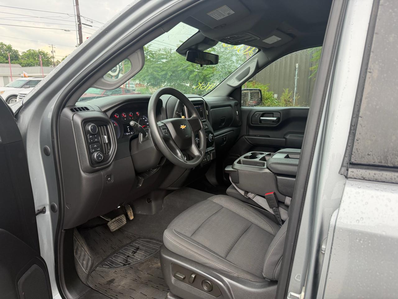 Chevrolet Silverado 1500 Custom Crew Cab 4WD 2023